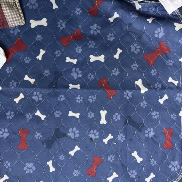 BRAND NEW 4 Pack Pee Pads for Dogs + Pet Grooming Gloves 24"L x 24"W - Picture 2 of 8